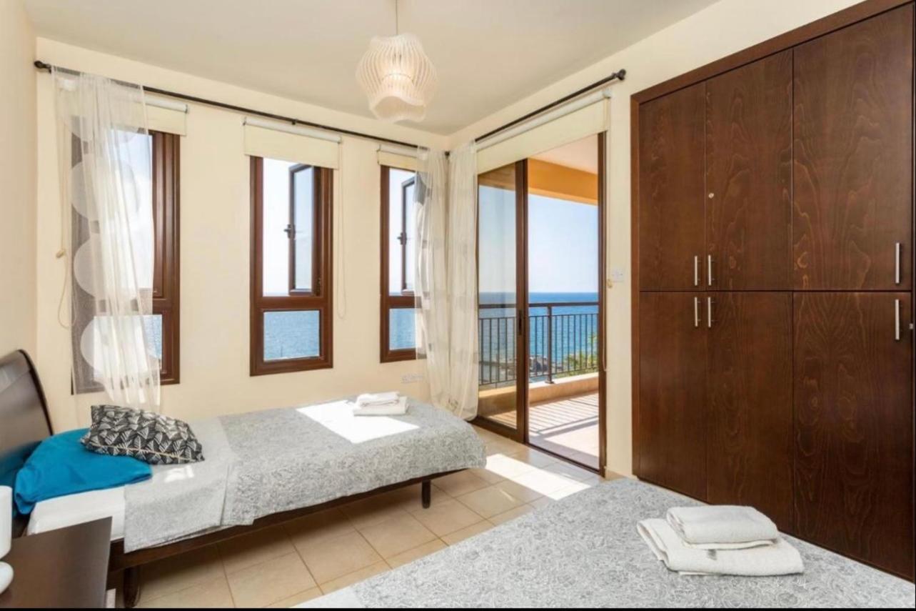 Sunset View Mermaid Villa Pomos Exterior photo