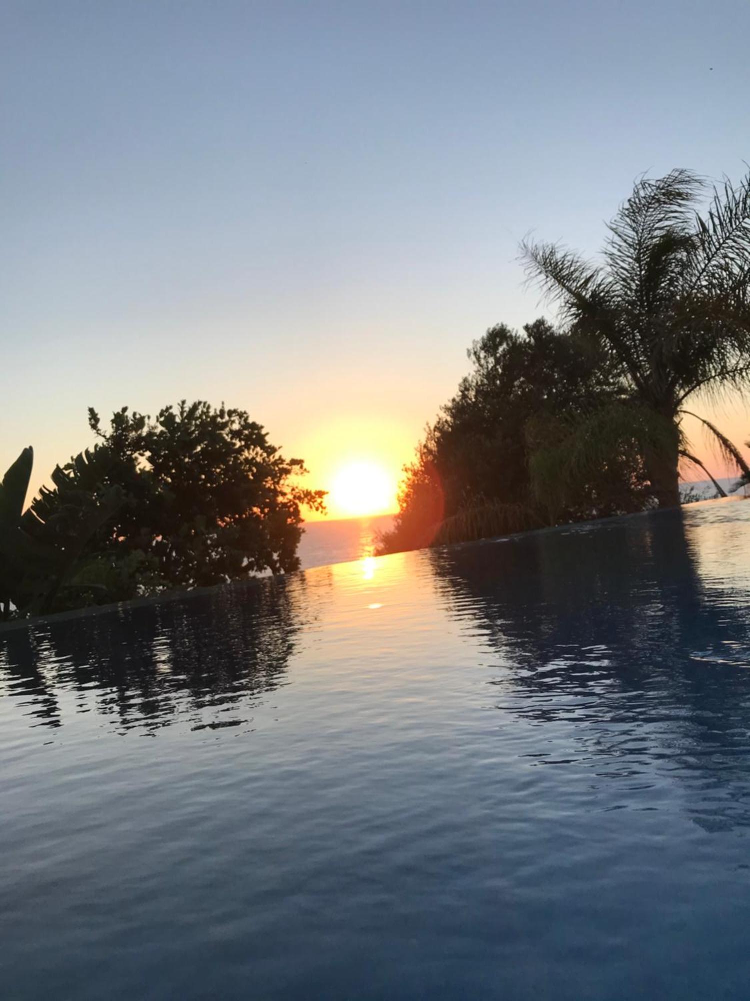 Sunset View Mermaid Villa Pomos Exterior photo